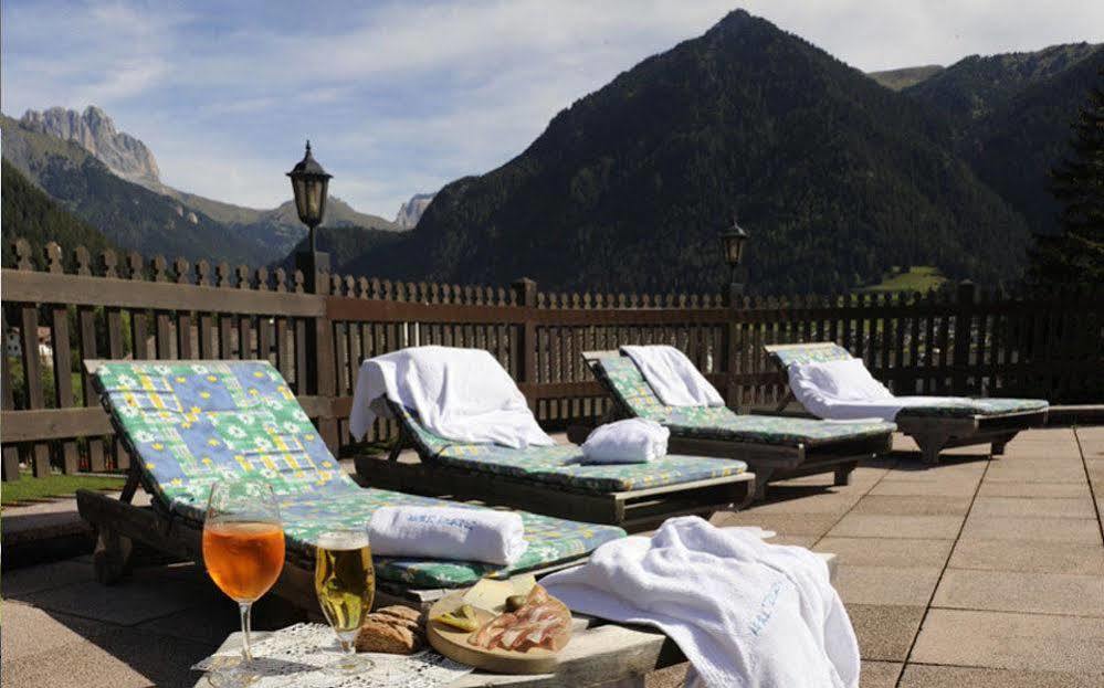 Alpine Touring Hotel-Petfriendly Pozza di Fassa Exterior foto